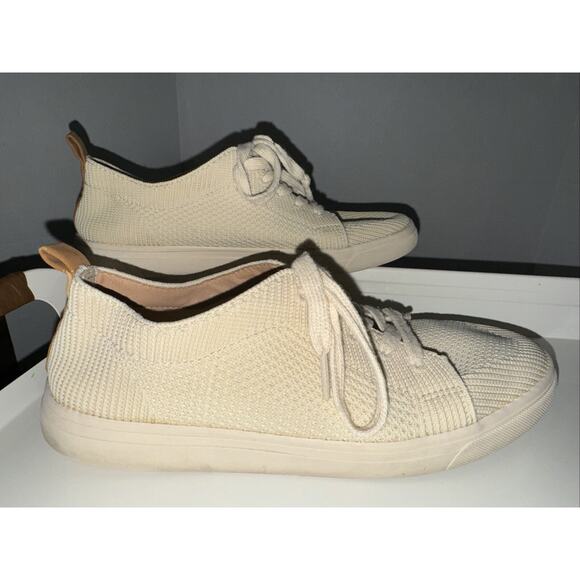 Lucky Brand Laddix Beige/ Cream Sneaker Size 9 M Ladies Round Toe Shoe - Picture 1 of 8